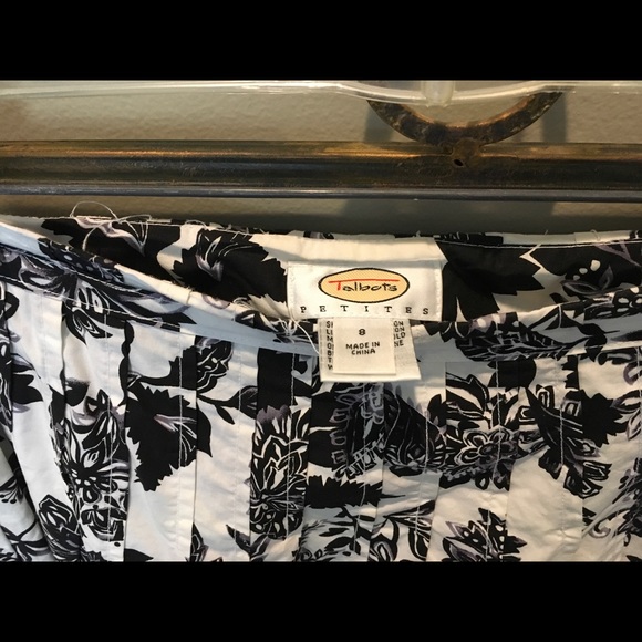 Talbots Black & White Floral Skirt-Sz 8-14” waist - Picture 2 of 5